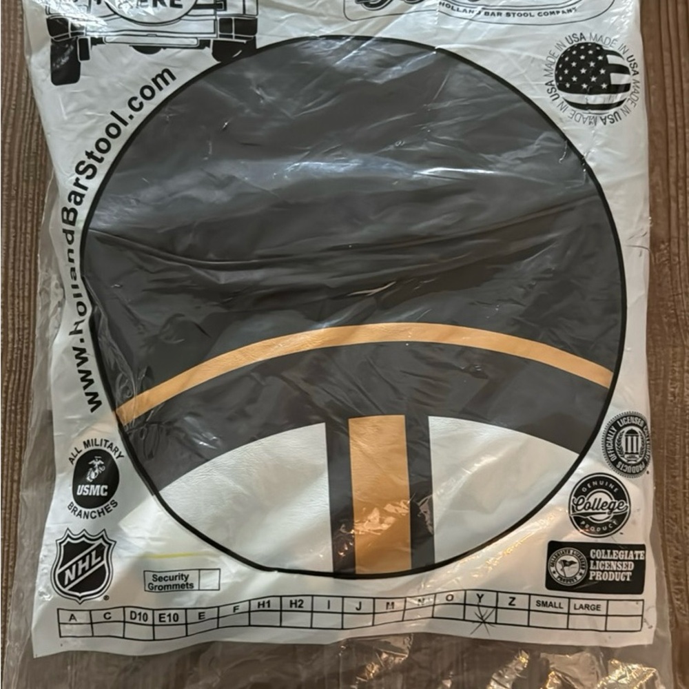 NWT Boston Bruins NHL Spare Tire Cover Size Y Holland Bar Stool Co - Picture 2 of 5